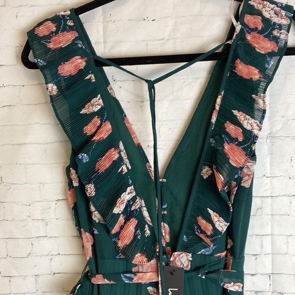 Lulus Loved By You Dark NWT Green Rose Floral Pleated Chiffon Maxi Dress Sz M - Picture 8 of 15